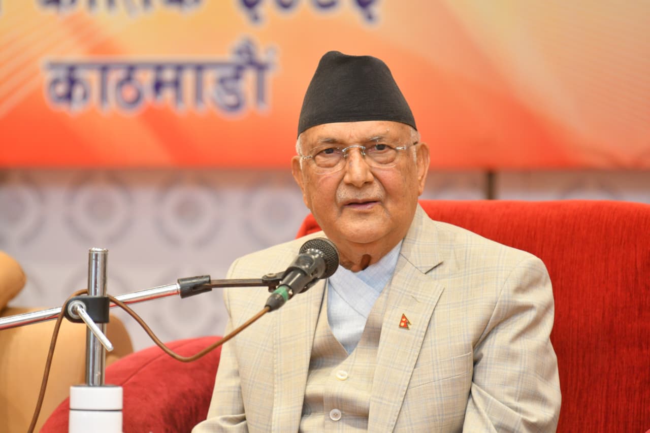 कि त आन्दोलन गरेर जनताले संसद पुनर्स्थापना गर्नुपर्छ कि त राष्ट्रपतिले : केपी ओली